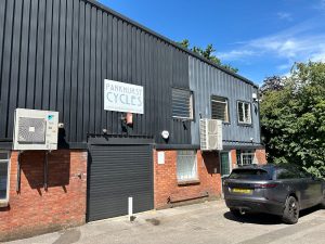 10 Horseshoe Park, Pangbourne, Reading