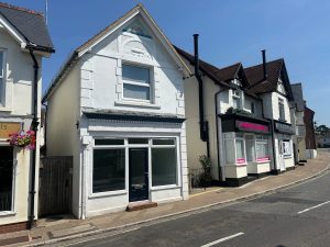 16 Station Road, Liss